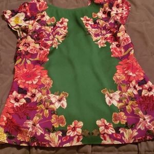 Ann Taylor Green floral top size 0P.